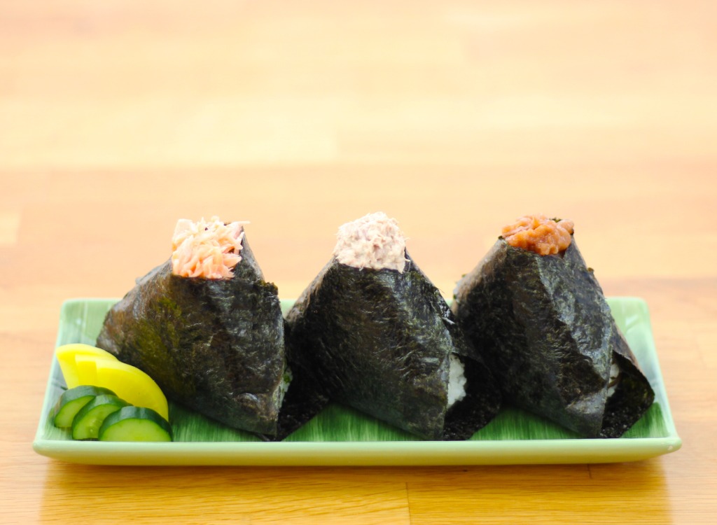 手作三角海苔饭团